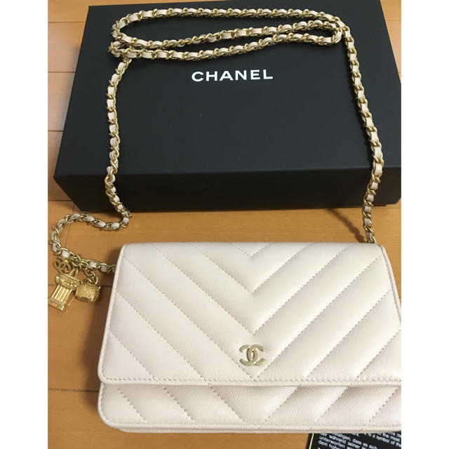 ショルダーバッグCHANEL チェーンウォレット 新品