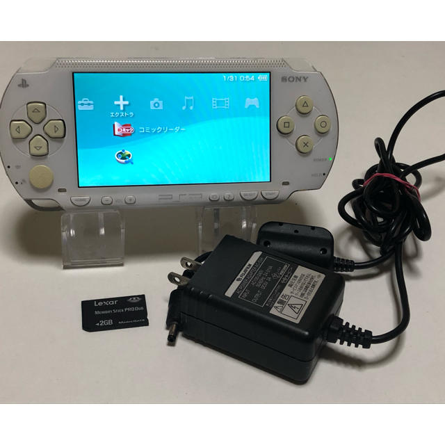 PlayStation Portable(プレイステーションポータブル)のPSP-1000　本体＆充電器＆メモリーカード　稼動品 エンタメ/ホビーのゲームソフト/ゲーム機本体(携帯用ゲーム機本体)の商品写真