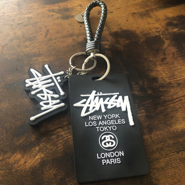 STUSSY(ステューシー)のキーホルダー エンタメ/ホビーのアニメグッズ(キーホルダー)の商品写真