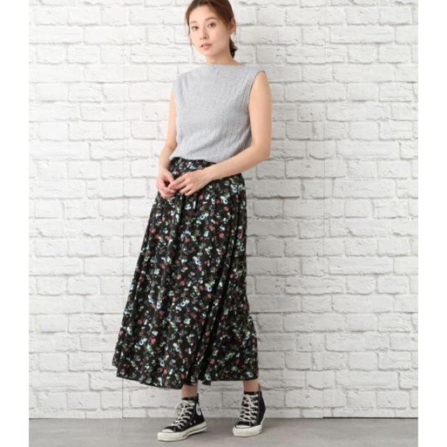 LEPSIM(レプシィム)のレプシィム 新品タグつき 花柄 スカート レディースのスカート(ロングスカート)の商品写真