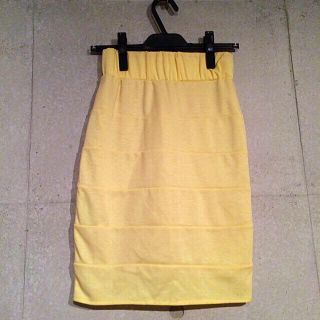 エモダ(EMODA)の値引き‼︎yellow ❁タイトスカート(ミニスカート)