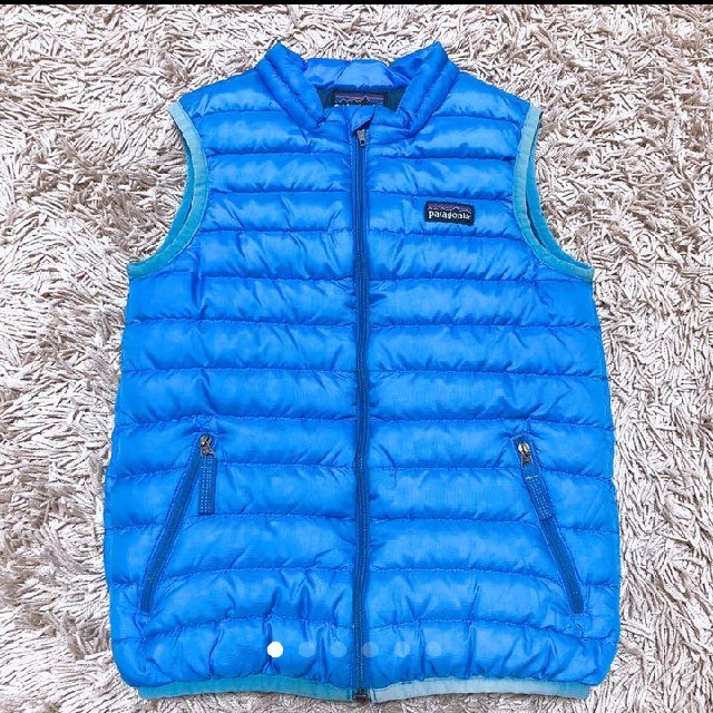 patagonia(パタゴニア)のパタゴニアベビーダウンベスト5T キッズ/ベビー/マタニティのキッズ服男の子用(90cm~)(ジャケット/上着)の商品写真