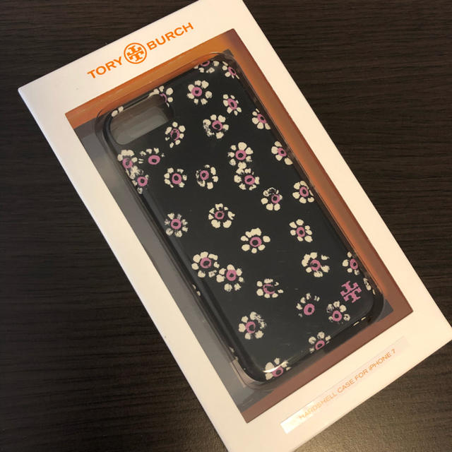 Tory Burch(トリーバーチ)のTORY BURCH iPhone7/iPhone8 ケース 花柄 ブラック  スマホ/家電/カメラのスマホアクセサリー(iPhoneケース)の商品写真