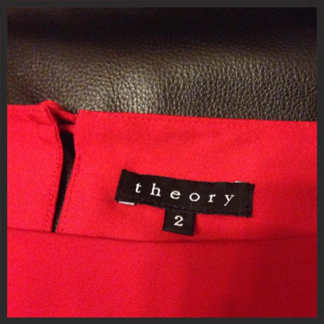 theory(セオリー)のセオリー*美ラインブラウス*レッド レディースのトップス(シャツ/ブラウス(半袖/袖なし))の商品写真