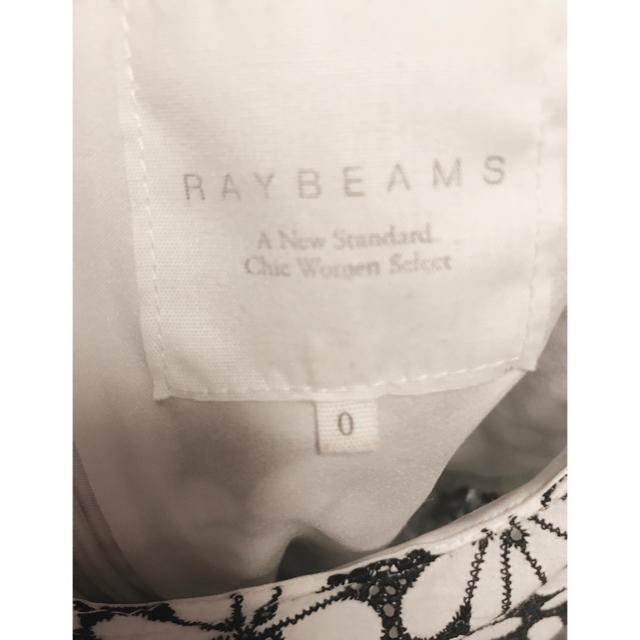 Ray BEAMS(レイビームス)のRAY BEAMS フラワー 花柄 刺繍 カットソー レディースのトップス(カットソー(半袖/袖なし))の商品写真