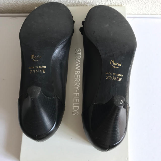 Marie femme(マリーファム)のマリーファム お花 パンプス 23.5cm  黒 レディースの靴/シューズ(ハイヒール/パンプス)の商品写真