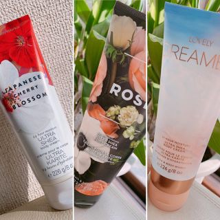 バスアンドボディーワークス(Bath & Body Works)の日本未入荷！今だけお得なボディクリーム3本セット☆(ボディクリーム)