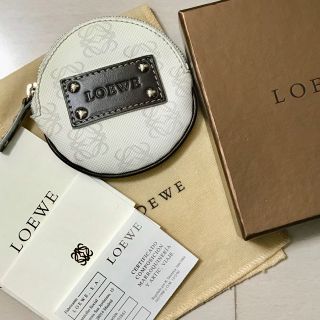 ロエベ(LOEWE)のロエベ  ラウンド  丸型  コインケース  小銭入れ  ホワイト(コインケース)