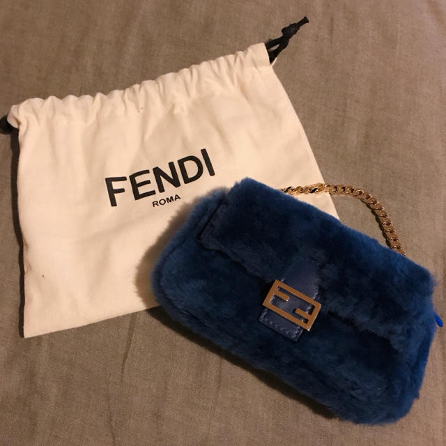 FENDI(フェンディ)のFENDI マイクロバゲットバッグ レディースのバッグ(ショルダーバッグ)の商品写真