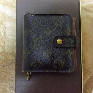 ルイヴィトン(LOUIS VUITTON)のLOUISVUITTON♡二つ折り 財布(財布)