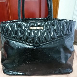 ★秋コーデに★ miumiu バッグ　黒　ほぼ未使用品★万能なブラック