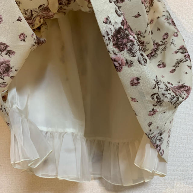 L'EST ROSE(レストローズ)のレストローズ 花柄スカート レディースのスカート(ひざ丈スカート)の商品写真