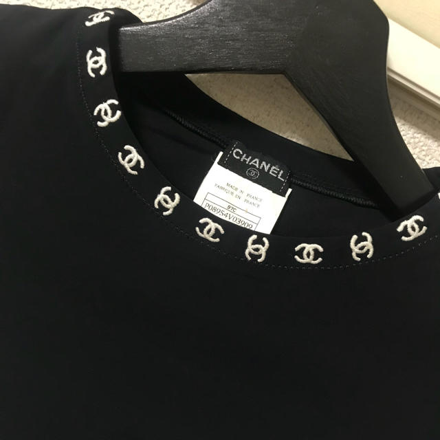 CHANEL(シャネル)のCHANEL ココマーク刺繍クルーネックTシャツ ブラック ヴィンテージシャネル レディースのトップス(Tシャツ(半袖/袖なし))の商品写真
