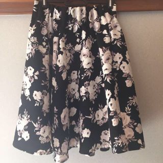 ダブルクローゼット(w closet)のw closet♡花柄スカート(ひざ丈スカート)