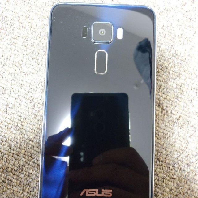 ASUS(エイスース)のzenfone 3 32gb ZE520KL スマホ/家電/カメラのスマートフォン/携帯電話(スマートフォン本体)の商品写真