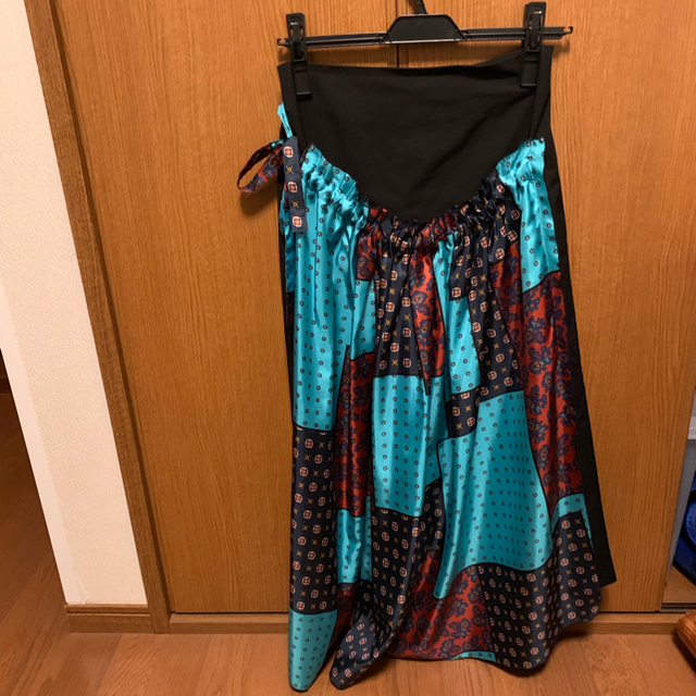 UNITED ARROWS(ユナイテッドアローズ)の最終価格ASTRAET 18ss ペイズリースカート レディースのスカート(ロングスカート)の商品写真
