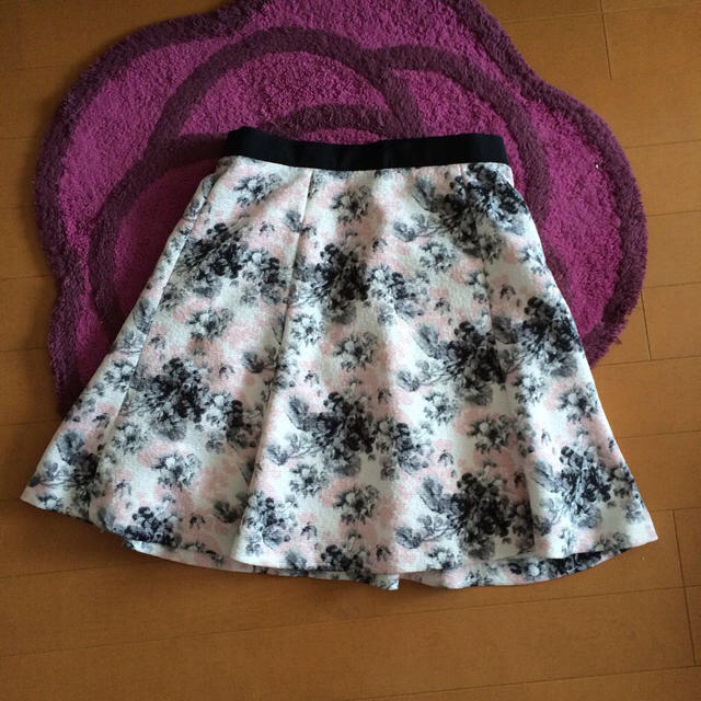 Apuweiser-riche(アプワイザーリッシェ)のアプワイザーリッシェ 花柄スカート レディースのスカート(ミニスカート)の商品写真