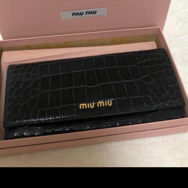 美品miumiu長財布