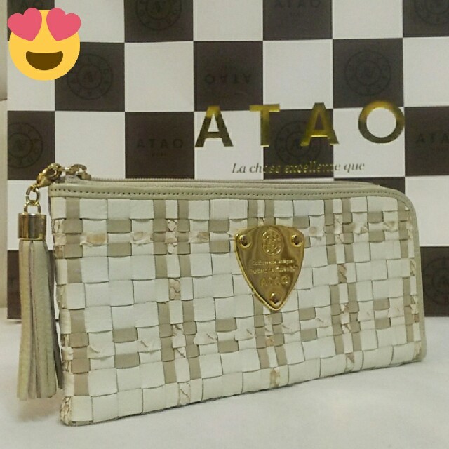 ATAO(アタオ)の《美品》アタオ　アニバーサリールーク　アイボリー　(本体のみ) レディースのファッション小物(財布)の商品写真
