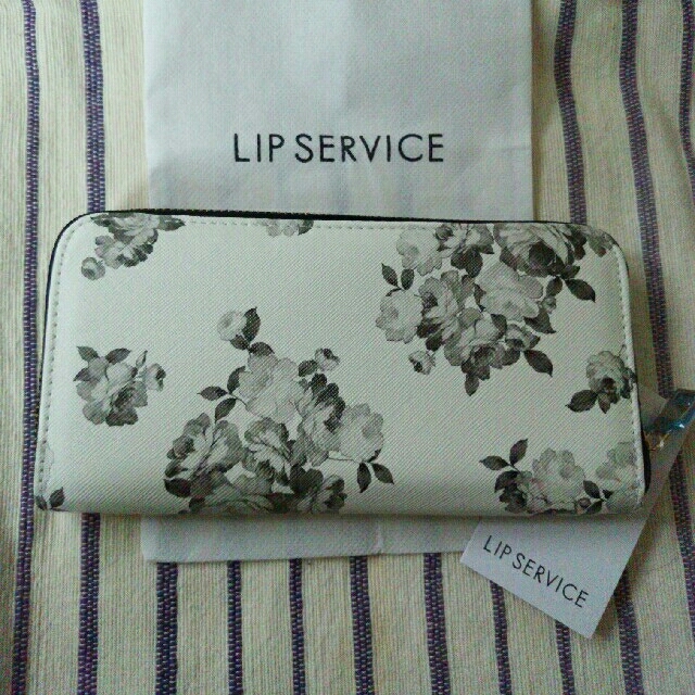 LIP SERVICE(リップサービス)のLIP SERVICE 長財布 レディースのファッション小物(財布)の商品写真