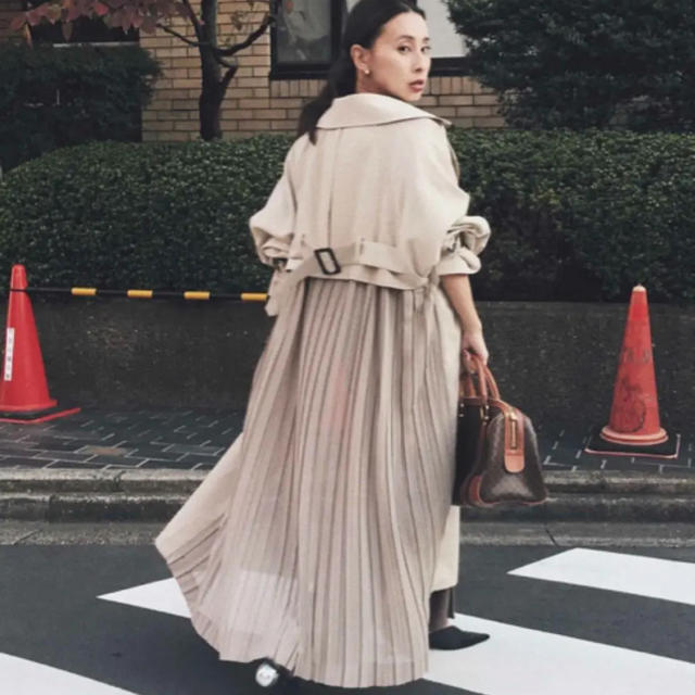 AMERI SEE THROUGH BACK PLEATS TRENCH