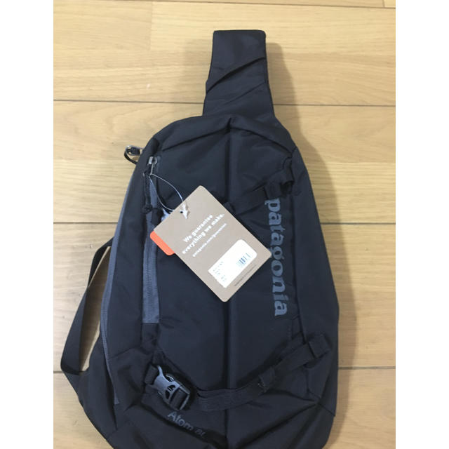 新品 パタゴニア アトム・スリング8L patagonia