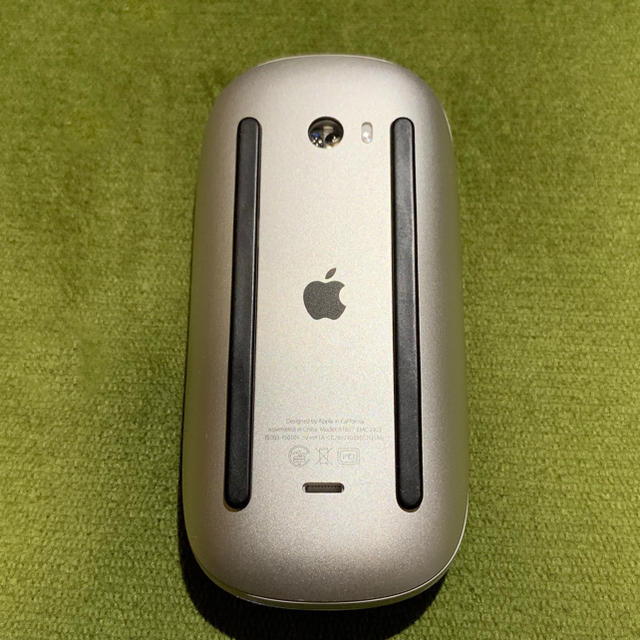 Apple(アップル)の【美中古】Apple Magic Mouse 2 スマホ/家電/カメラのPC/タブレット(PC周辺機器)の商品写真