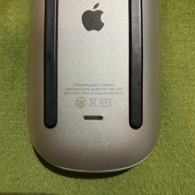 Apple(アップル)の【美中古】Apple Magic Mouse 2 スマホ/家電/カメラのPC/タブレット(PC周辺機器)の商品写真