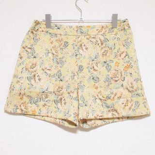 ジュネヴィエーブ(JENEVIEVE)の55 新品 ジュヌヴィエーヴ ジャガード 花柄 ショートパンツ ベージュ 秋冬(ショートパンツ)