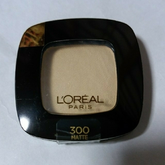 L'Oreal Paris(ロレアルパリ)の海外 L’OREAL PARIS  300MATTE 単色　新品未使用 コスメ/美容のベースメイク/化粧品(アイシャドウ)の商品写真