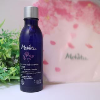 メルヴィータ(Melvita)の★未使用・国内未発売 Melvita 化粧水 ポーチセット★(化粧水/ローション)