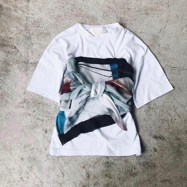 Ameri  Vintage MEDI DRAWING UNEVEN TEE