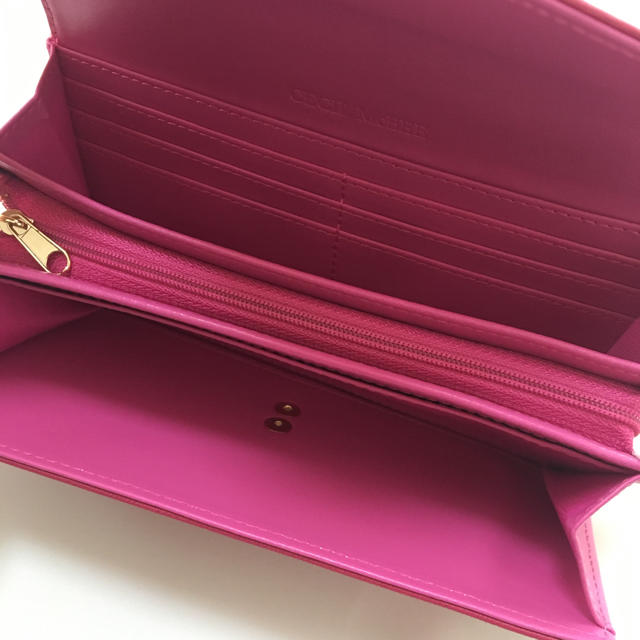 CECIL McBEE(セシルマクビー)の箱なし❣️新品 セシルマクビー V金具 長財布 ピンク系 レディースのファッション小物(財布)の商品写真