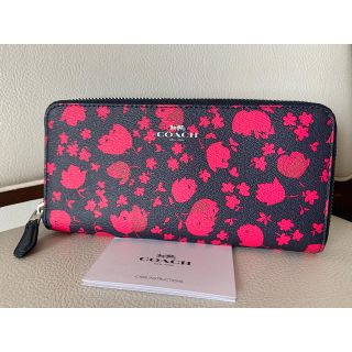 コーチ(COACH)の正規品最新コーチCOACH フローラル柄 フロントの型押しロゴ長財布(財布)