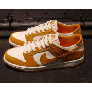 ナイキ(NIKE)のNIKE Sb ZOOM DUNK LOW circuit orange(スニーカー)