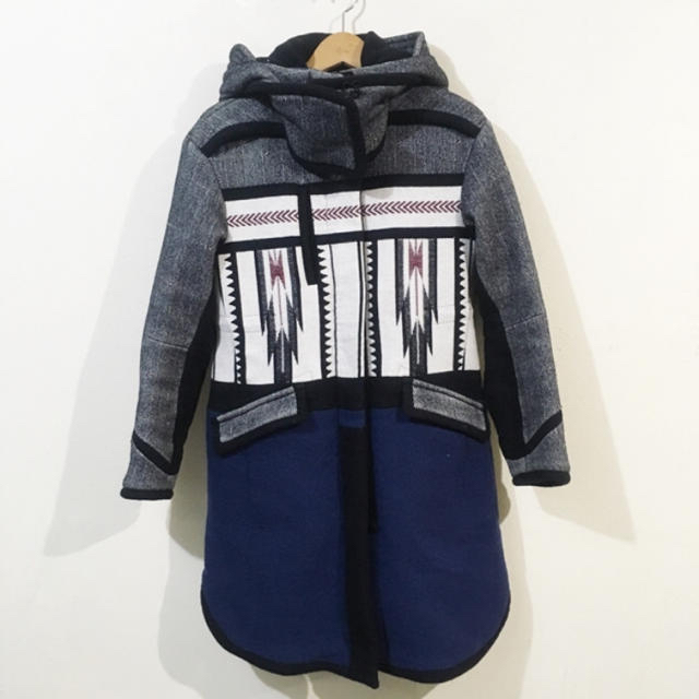 mame(マメ)のmame マメ 【生産数限定】 ライナー付き ネイティブ柄 コート sacai レディースのジャケット/アウター(ロングコート)の商品写真