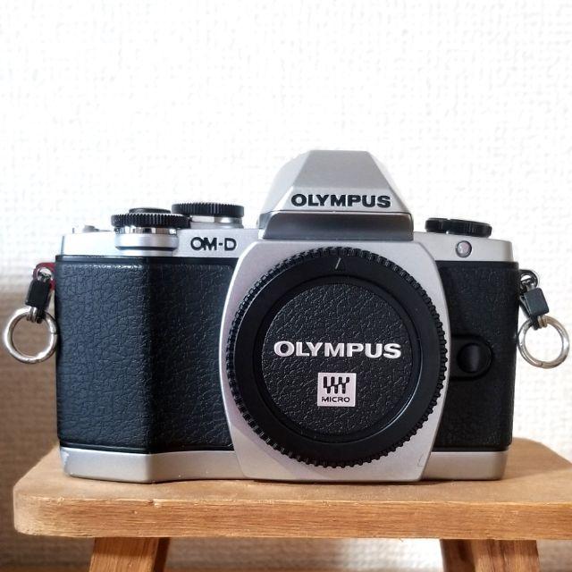 OLYMPUS OM-D EM-10 ダブルズームキット 1