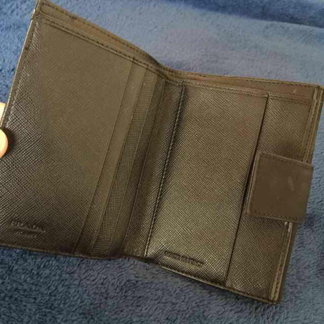 PRADA(プラダ)のプラダ 二つ折り 黒財布 レディースのファッション小物(財布)の商品写真