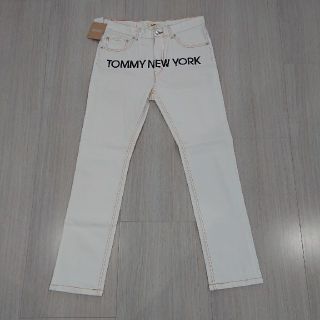 トミー(TOMMY)の未使用 トミー TOMMY  白デニム パンツ Mサイズ(デニム/ジーンズ)