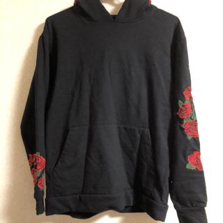 ザラ(ZARA)のzara 薔薇 パーカー(パーカー)