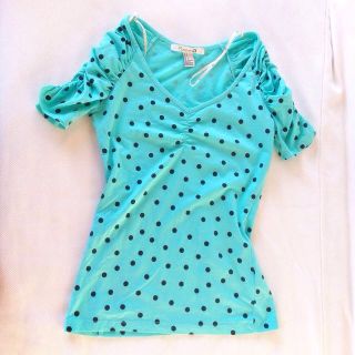フォーエバートゥエンティーワン(FOREVER 21)の★フォーエバー21 水玉 トップス★(カットソー(半袖/袖なし))