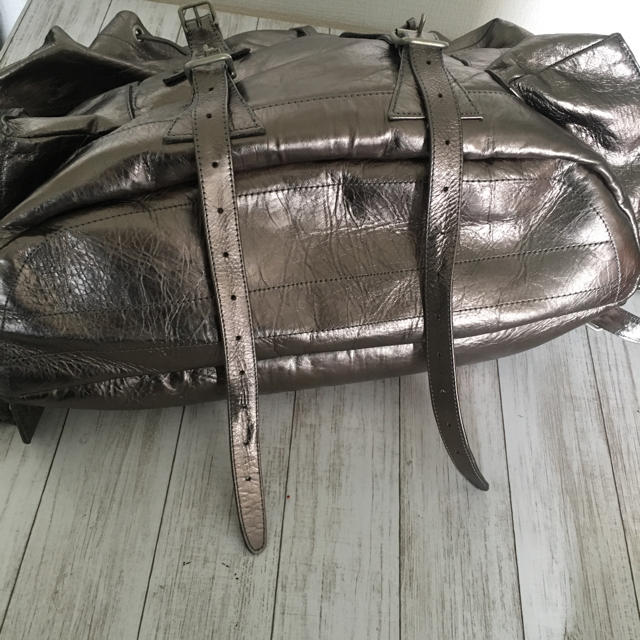 CHRISTIAN PEAU(クリスチャンポー)のCHRISTIAN PEAU シルバーリュック メンズのバッグ(バッグパック/リュック)の商品写真