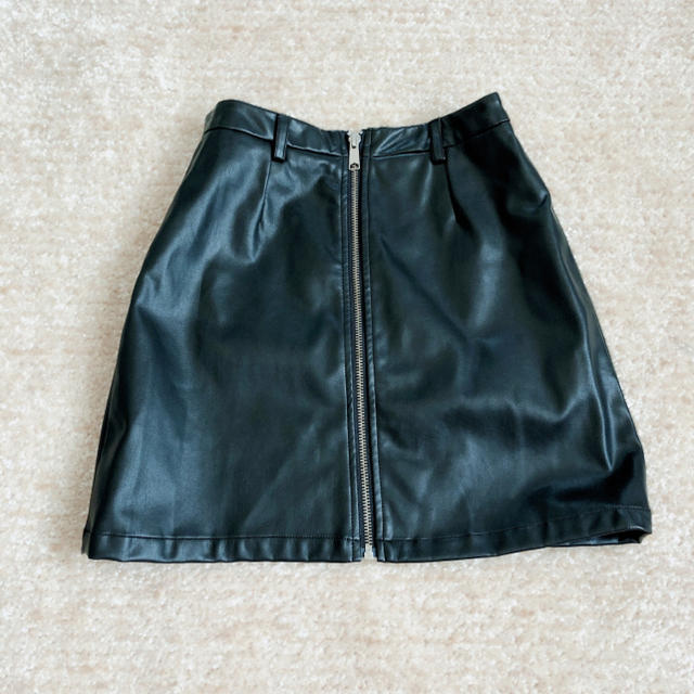 MURUA(ムルーア)のMURUA フェイクレザー台形スカート レディースのスカート(ミニスカート)の商品写真