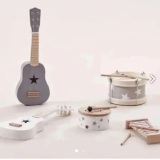 キッズコンセプト  ホワイト ギター 楽器 北欧おもちゃ(楽器のおもちゃ)