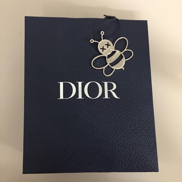 DIOR HOMME(ディオールオム)のDior Kaws チャーム レディースのファッション小物(キーホルダー)の商品写真