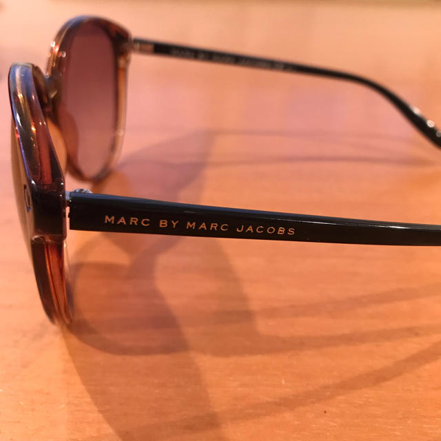 MARC BY MARC JACOBS(マークバイマークジェイコブス)のMARC BY MARC JACOBS レディースのファッション小物(サングラス/メガネ)の商品写真