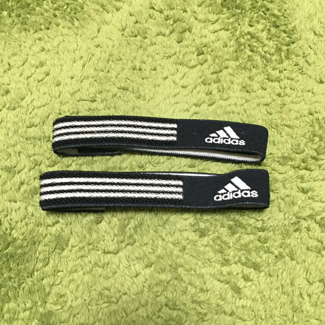 adidas(アディダス)のヒロ太様 Adidas ソックスバンド アディダス シンガードストッパー スポーツ/アウトドアのサッカー/フットサル(その他)の商品写真