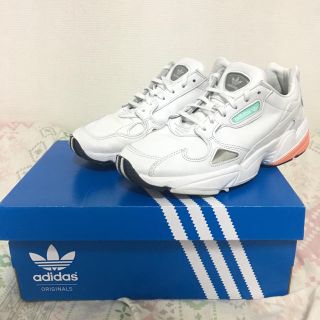 アディダス(adidas)のadidas アディダス スニーカー(スニーカー)