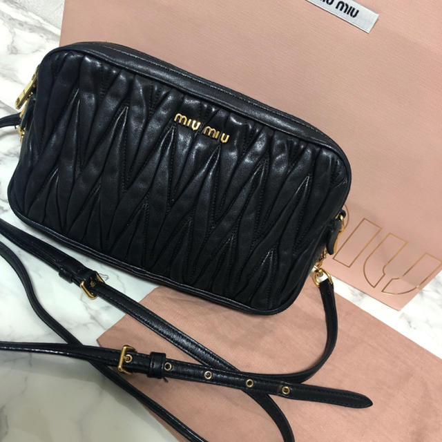 ♡連休値下げ♡miumiu マトラッセ ショルダーバッグ ポシェット 通販