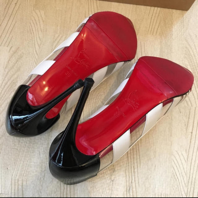 Christian Louboutin(クリスチャンルブタン)の最終値下げ ルブタン クリアパンプス レディースの靴/シューズ(ハイヒール/パンプス)の商品写真